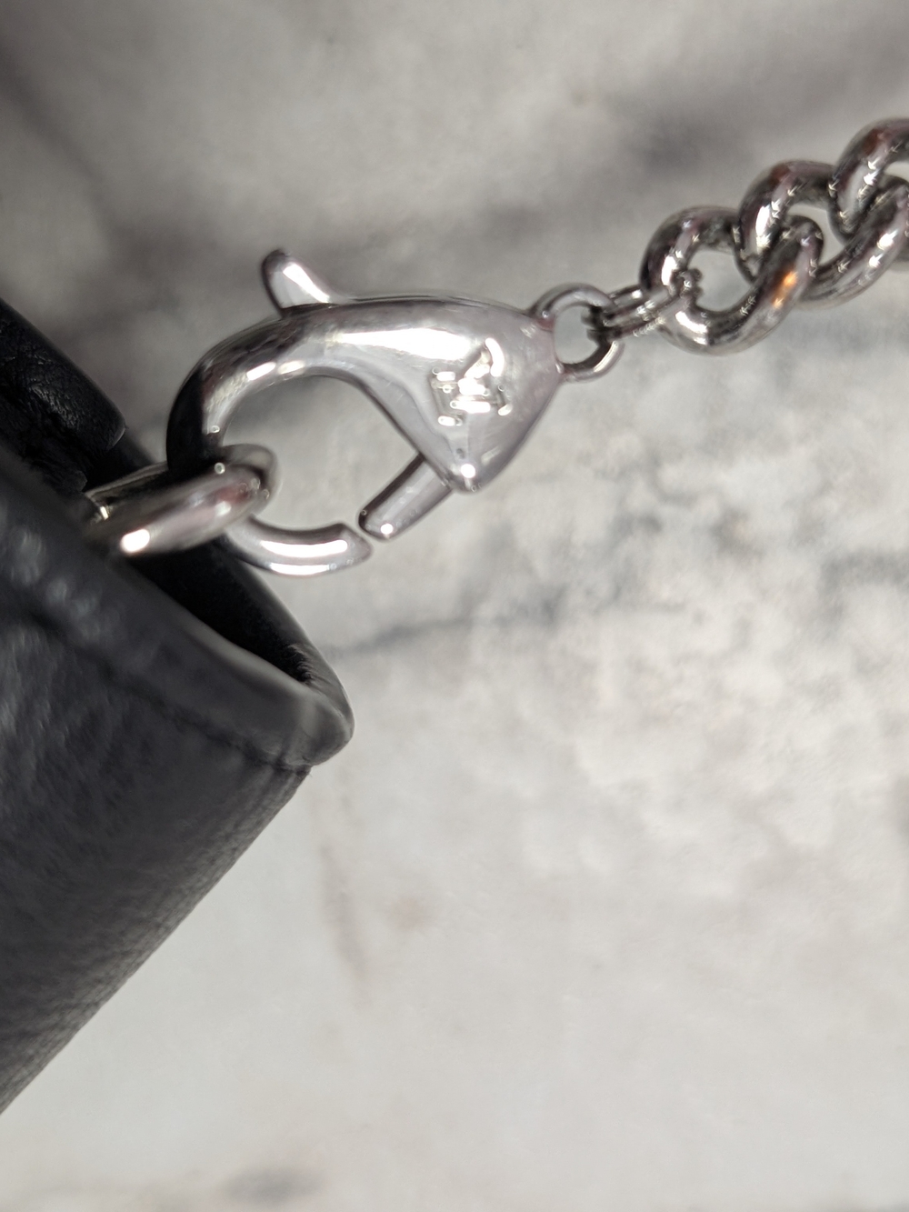 Authentic Louis Vuitton Mylockme Chain Pochette Crossbody woc - Picture 12 of 13
